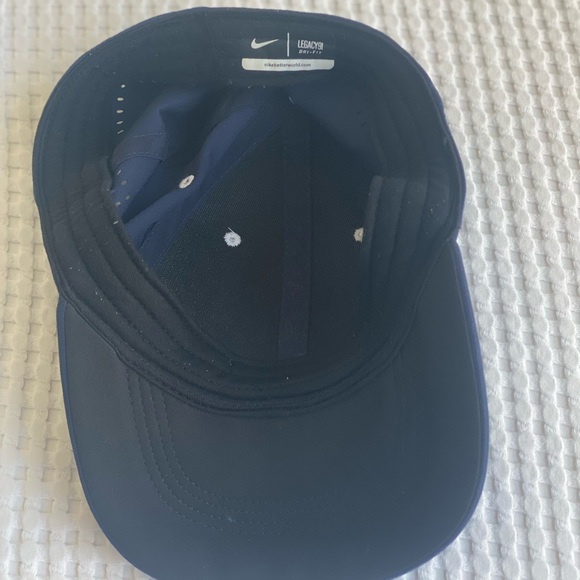 Men’s Nike Dallas Cowboys OS Fitted Dri-Fit Sideline Hat, Navy - Picture 4 of 5